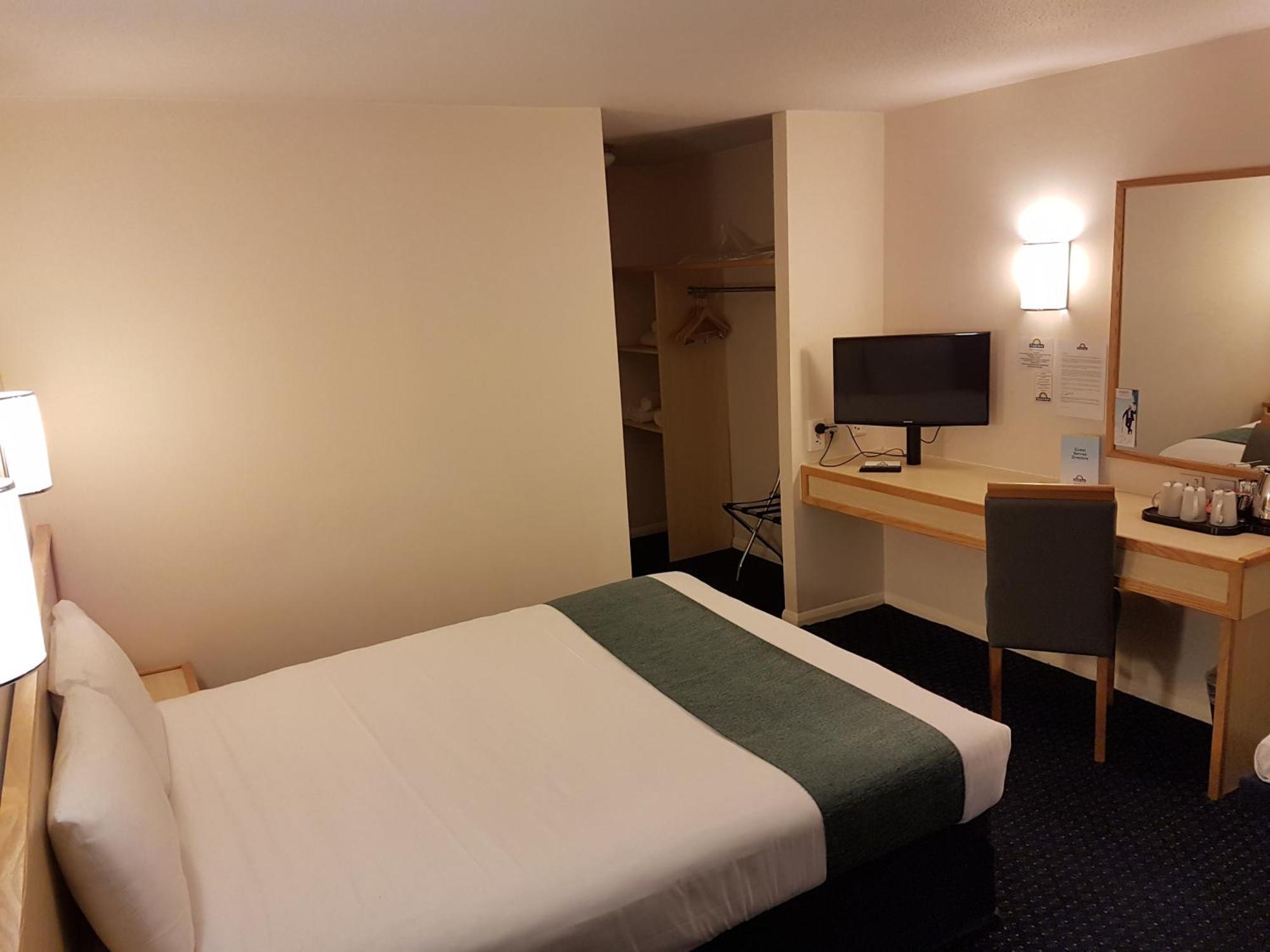 Days Inn Sutton Scotney North Room photo