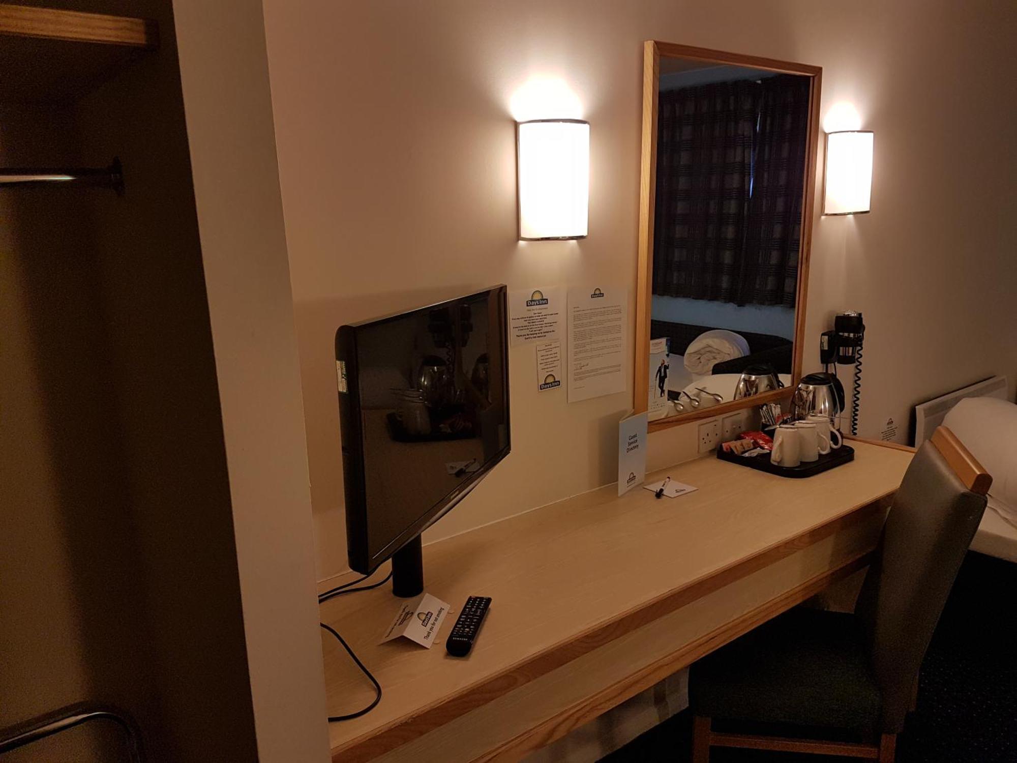 Days Inn Sutton Scotney North Room photo